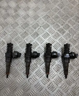 Volkswagen PASSAT B6 Fuel injectors set 038130073AG