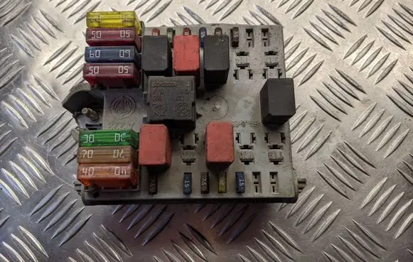 Alfa Romeo 156 Fuse module PA6GFM40