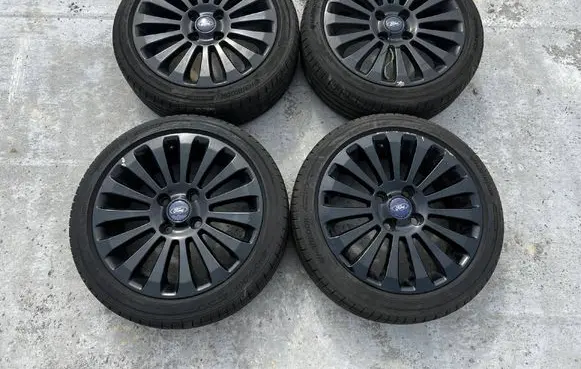 Ford Fiesta R16 alloy rim 