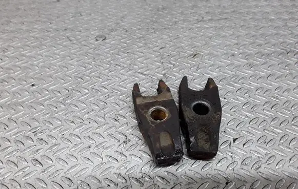 Peugeot 406 Fuel Injector clamp holder