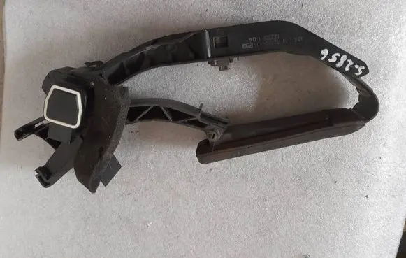 Mercedes-Benz E W211 Accelerator throttle pedal a2113000404 2113000404