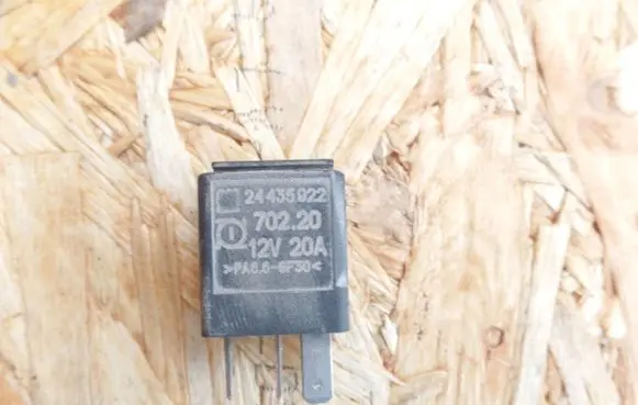 Opel Vectra C Other relay 24435922