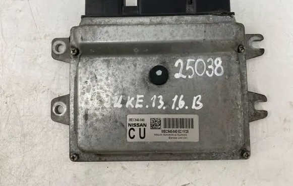 Nissan Juke I F15 Engine control unit/module MEC940040