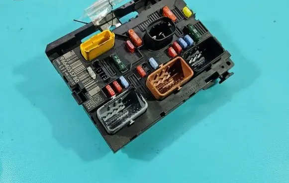 Peugeot 207 Central body control module 9664055780 IMPRK1478894