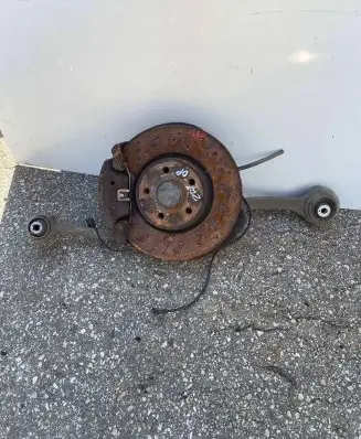 Mercedes-Benz E C207 W207 Front wheel hub 1255