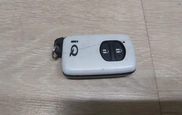 Toyota iQ Ignition key/card IQPILOT