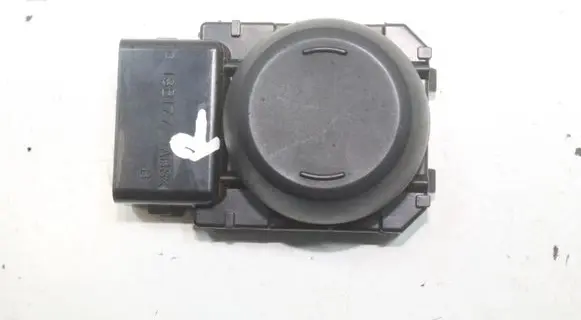 Lexus IS III XE30 Seat control switch 18B177