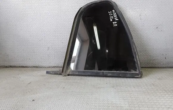 Skoda Octavia Mk2 (1Z) Rear vent window glass 