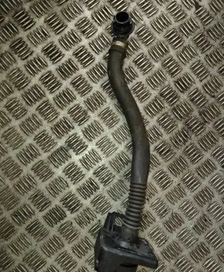 Mercedes-Benz Vito Viano W447 Oil fill pipe A6510102715