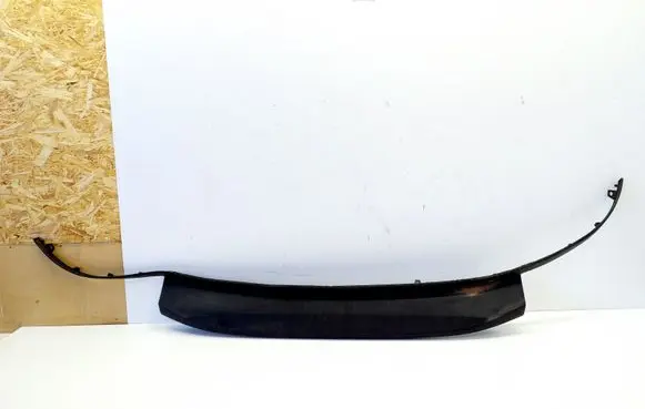 Front bumper lip