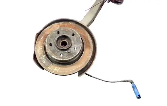 Rear wheel hub spindle/knuckle