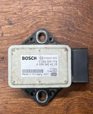 Mercedes-Benz Sprinter W906 ESP acceleration yaw rate sensor A0065424218 7044382 ZGS001Q03
