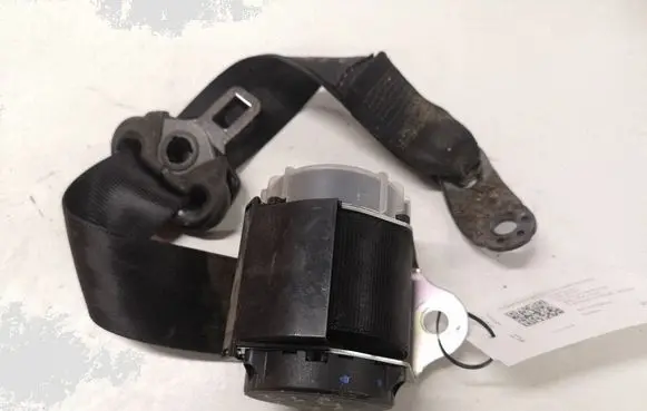 Volkswagen Polo Rear seatbelt
