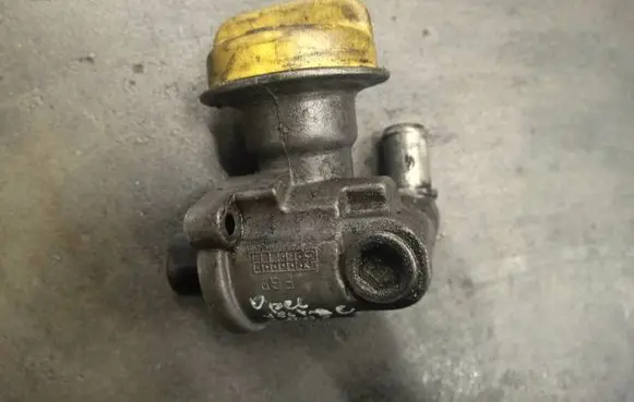 Opel Vectra C Oil filler cap 55195251