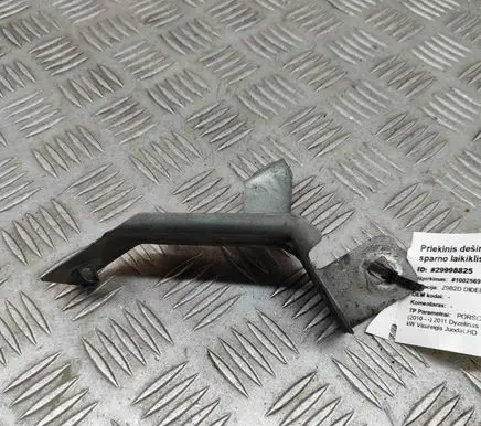 Fender mounting bracket