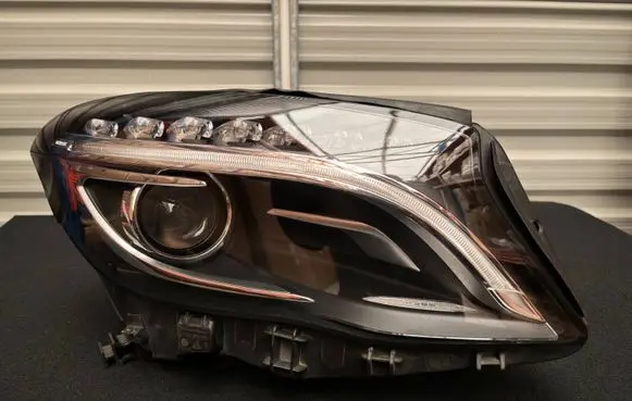 Mercedes-Benz GLA W156 X156 Headlight/headlamp A1569061800