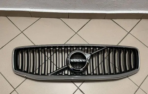 Volvo S60 Front bumper upper radiator grill 32132215 32132225