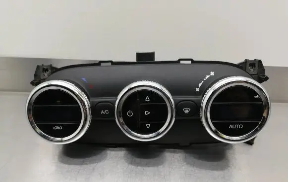 Iveco Daily 6th gen Climate control unit 5801640589 A83039300
