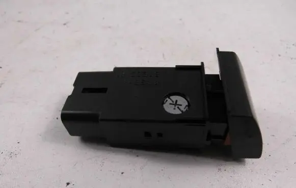 Toyota Avensis T220 Hazard light switch