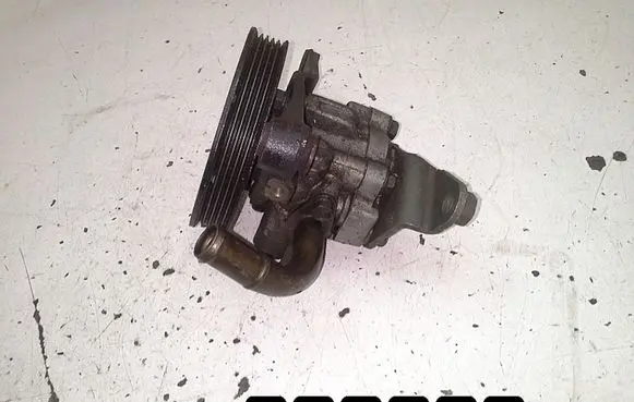 Mazda 626 Power steering pump GA2A32650D