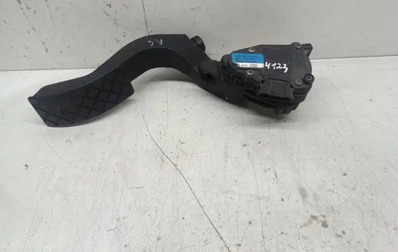 Audi A6 S6 C5 4B Accelerator throttle pedal 8D1723523F 6PV00837602