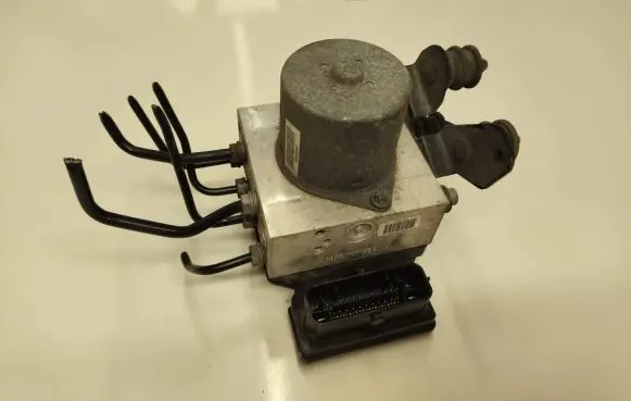 Volkswagen PASSAT B7 ABS Pump 3AA614109M 54085806B 17618932A