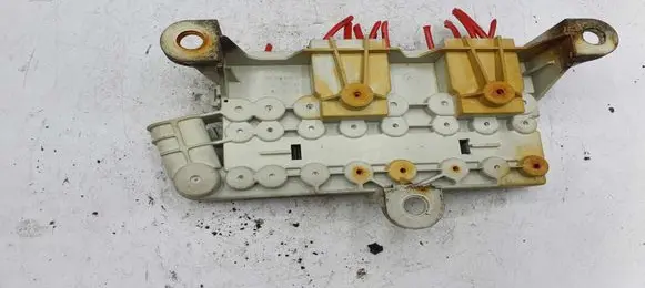 BMW 5 E39 Fuse module 6113836753