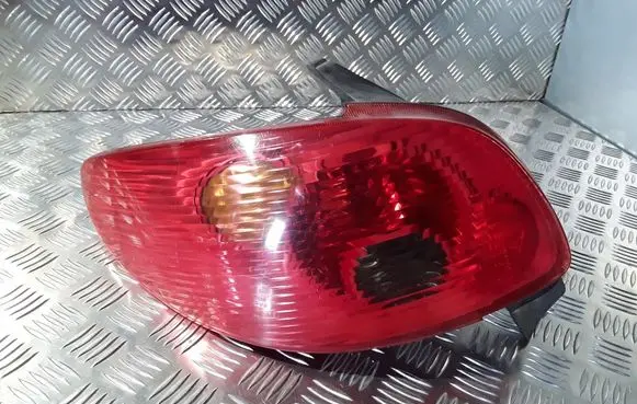 Peugeot 206 Rear/tail lights 2531G