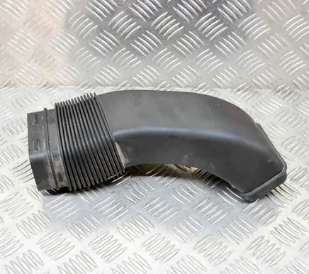BMW 5 F10 F11 Air intake duct part 8570133