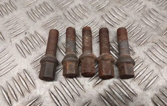 Audi A7 S7 4G Nuts/bolts 