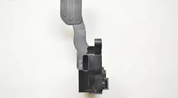 Nissan Juke I F15 Accelerator throttle pedal 180021HM0B