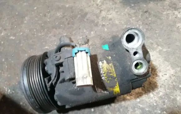 Opel Zafira A Air conditioning (A/C) compressor (pump) 24464152