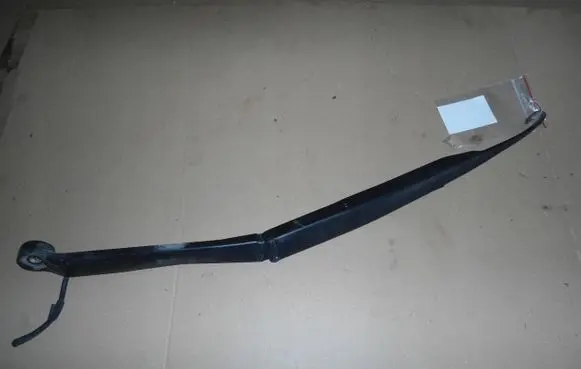 Infiniti G35 Front wiper blade arm