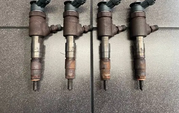 Citroen C4 II Fuel injector 0445110340