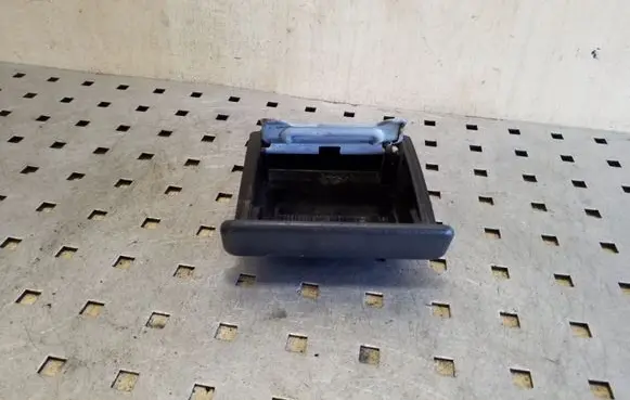 Car ashtray