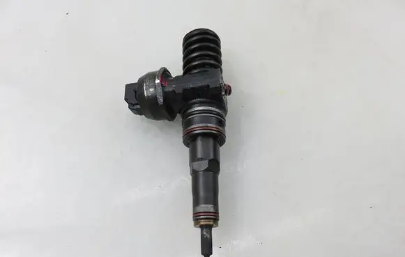 Volkswagen Sharan Fuel injector 0414720216 038130073BA