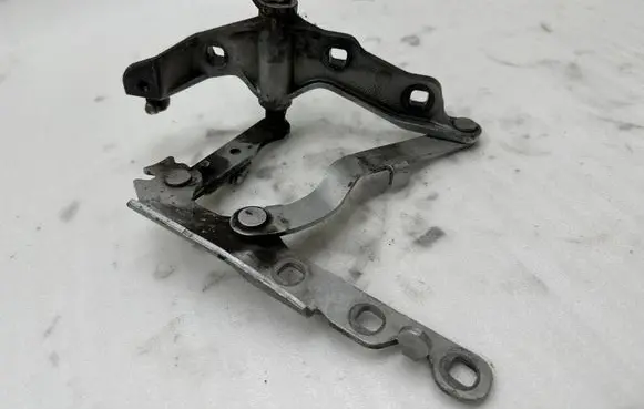 Mercedes-Benz S W221 Engine bonnet/hood hinges A2218800328