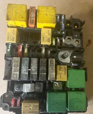 Citroen C4 Cactus Fuse box set 9804848480