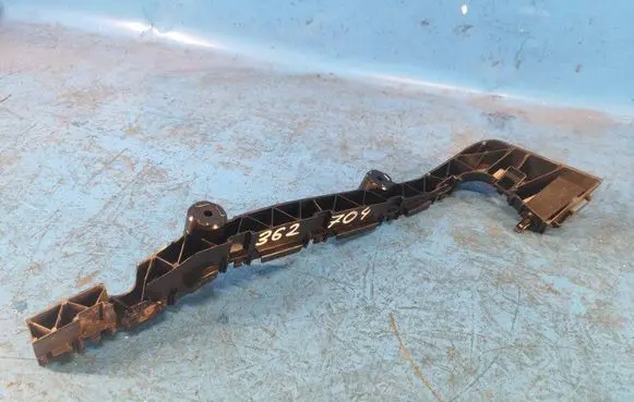 Dodge Journey Rear bumper mounting bracket 68190681AC