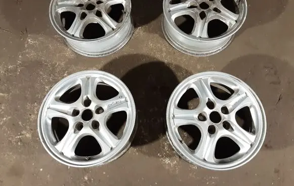 R16 alloy rim