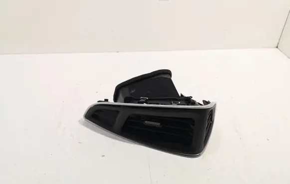 Ford Focus Dashboard side air vent grill/cover trim
