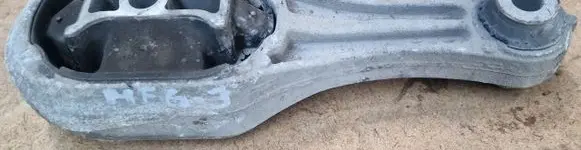 Renault Megane III Engine mount vacuum valve 