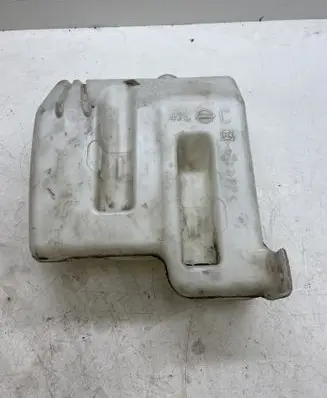 Nissan Note (E11) Windshield washer fluid reservoir/tank