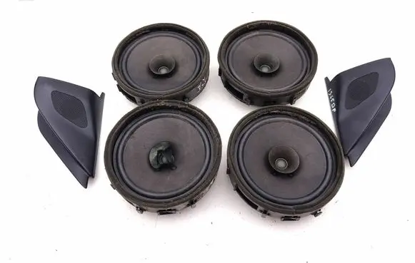 Citroen C-Crosser Audio system kit 8720A017 MR986377