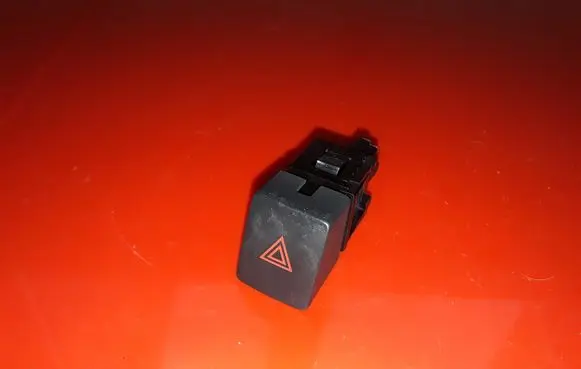 Nissan Qashqai Hazard light switch 299125472