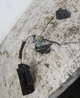 Nissan Almera Tino Tailgate/trunk/boot lock/catch/latch