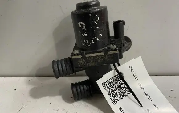 BMW 5 E60 E61 Coolant heater control valve 6920226