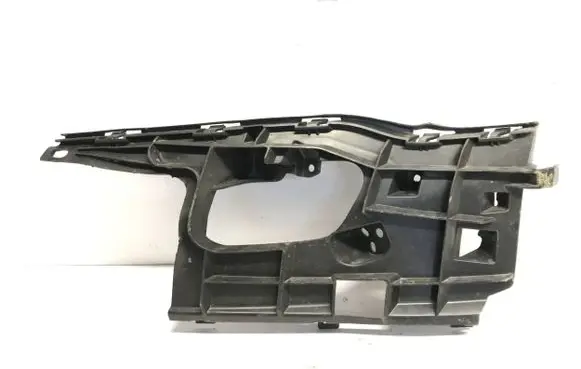 Audi A7 S7 4G Front bumper mounting bracket 4G8807095A
