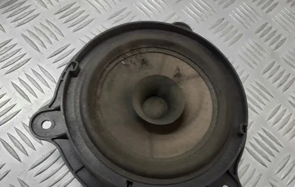 Nissan Micra Subwoofer speaker 7606500454