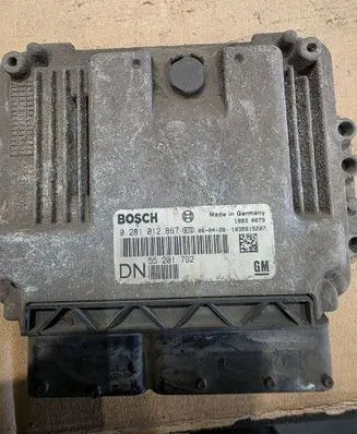 Opel Astra H Engine control unit/module 0281012867 55201792